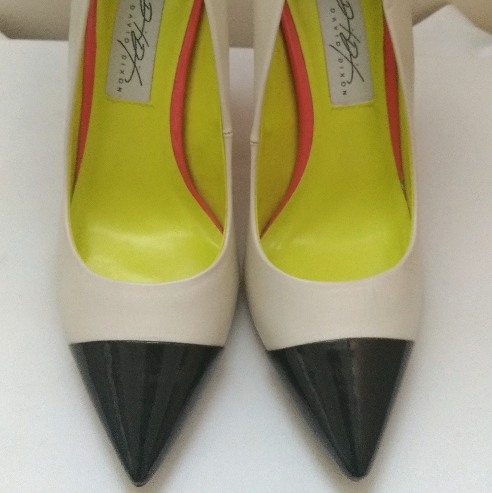 BNWT Nude color-block power stilettos